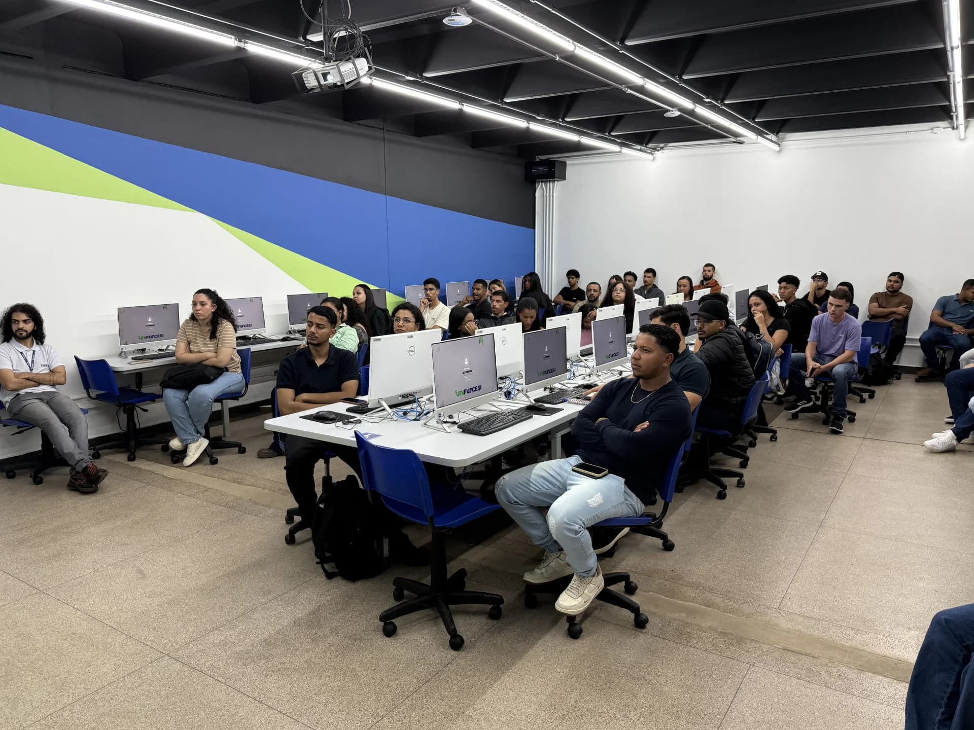 Funcesi recebe novos estudantes para o início do segundo semestre letivo
